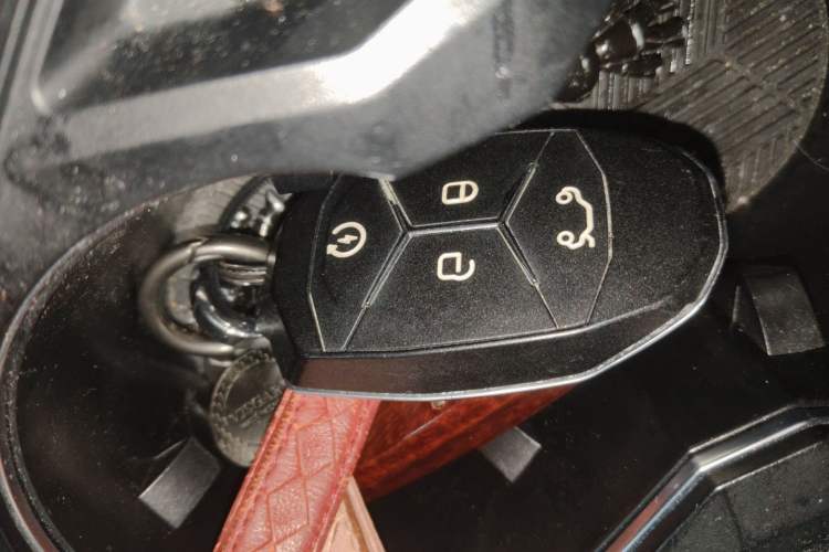 Used Lynk & Co 01 2019 2.0T Two-Wheel-Drive Pro Version China V Standard Interior 1