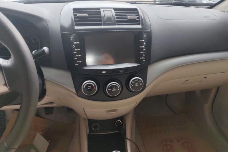 Used CHANGAN Alsvin V5 2012 1.5L Manual Sport Version China IV Standard