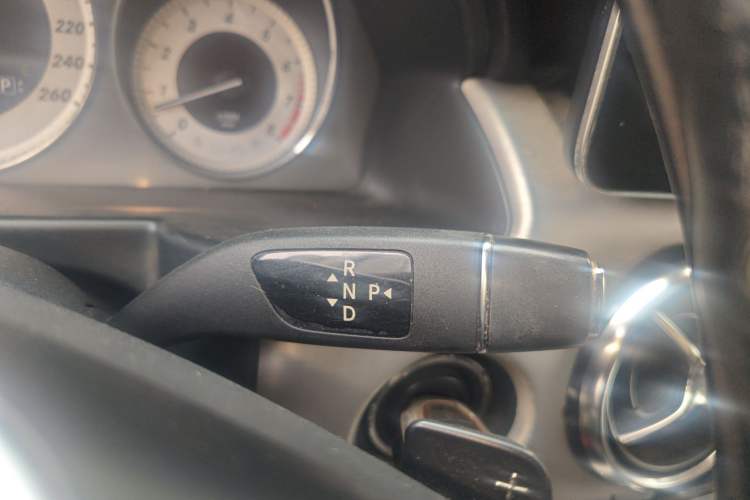 Used Mercedes-Benz GLK-Class 2013 GLK 300 4MATIC Fashion Model Gear Lever