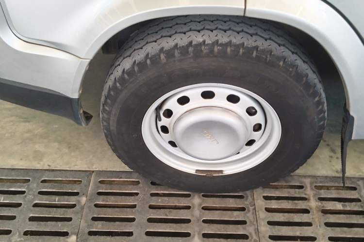 Used JMC Transit 2019 2.8T Commercial Version Short Wheelbase Mid-Roof 6-Seater China VI JX493
