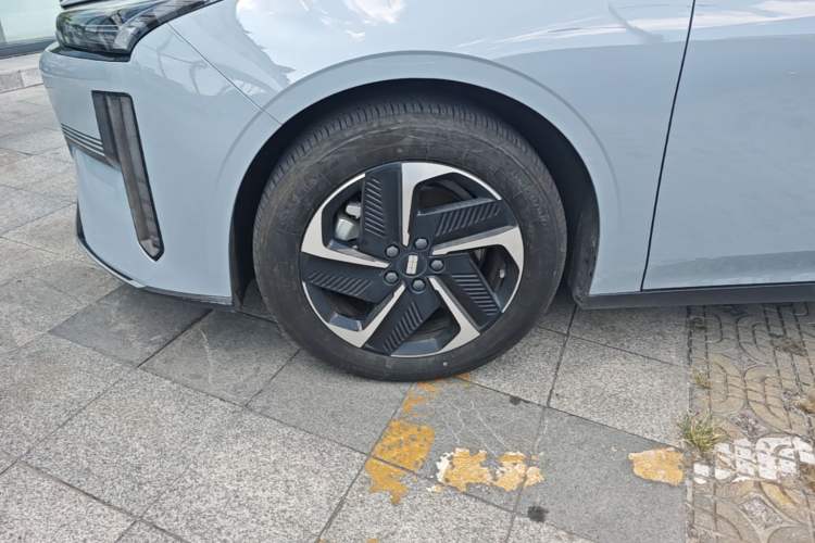 Used Geely Galaxy L6 2023 125km PLUS