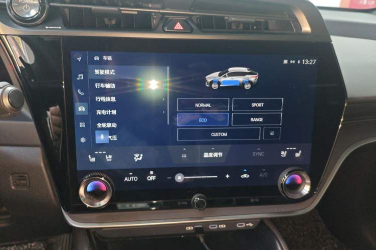 Used Lexus RZ 2023 450e All-Wheel Drive Luxury Edition Audio And AC Panel