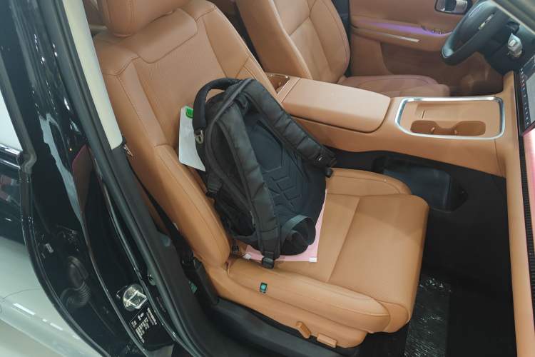 Used Leapmotor C16 2026 All-Electric 630 LiDAR Version 6-Seater
