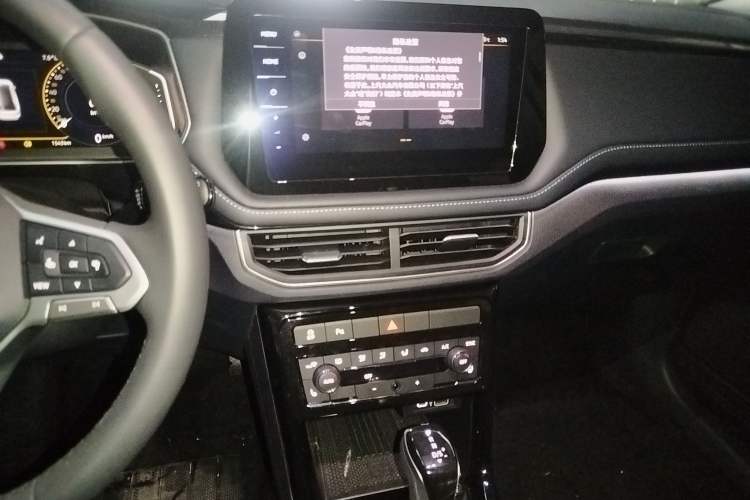 Used Volkswagen Tharu 2025 NewRui 300TSI Prestige Edition
