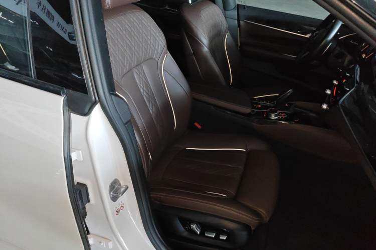 Used BMW 6 Series GT 2018 640i xDrive M Sport Package