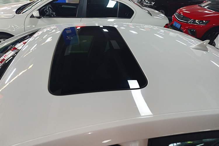 Used Chevrolet Cavalier 2019 320 Automatic Xinyue Edition Roof