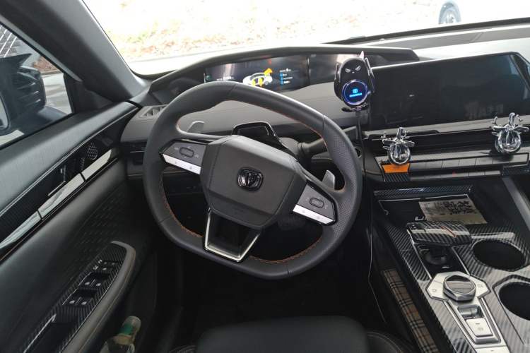 Used CHANGAN UNI-V 2022 1.5T Prestige Version
