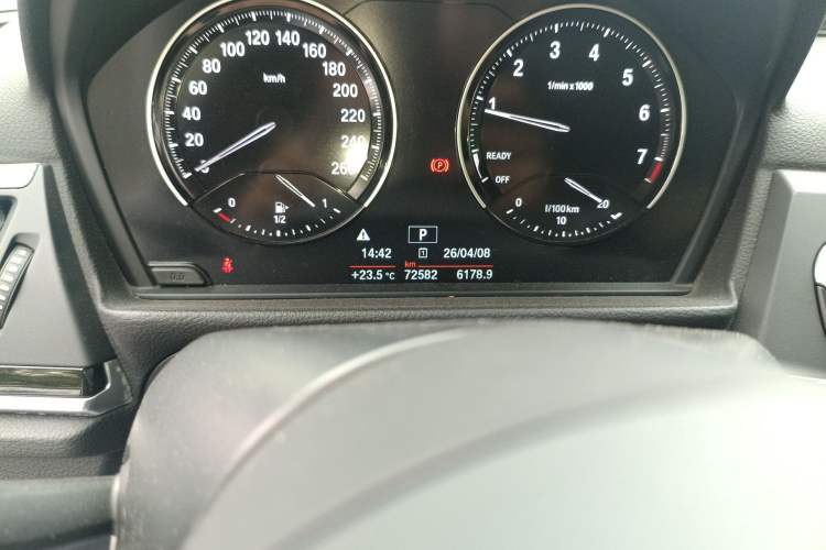 Used BMW 1 Series 2020 120i M Sport Package Odometer Close Up