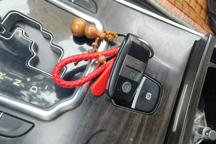 Used Land X7 2016 2.0T Panoramic Prestige Edition
