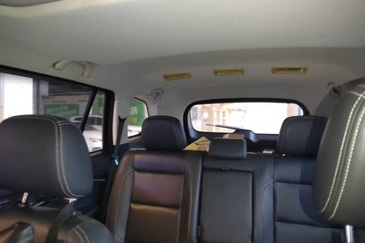 Used SWM X7 2016 1.8L Manual Luxury Edition 7 Seats
