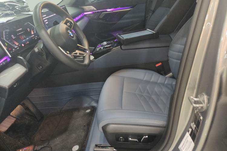 Used BMW 5 Series 2024 530Li Luxury Edition M Sport Package Left Front Seat