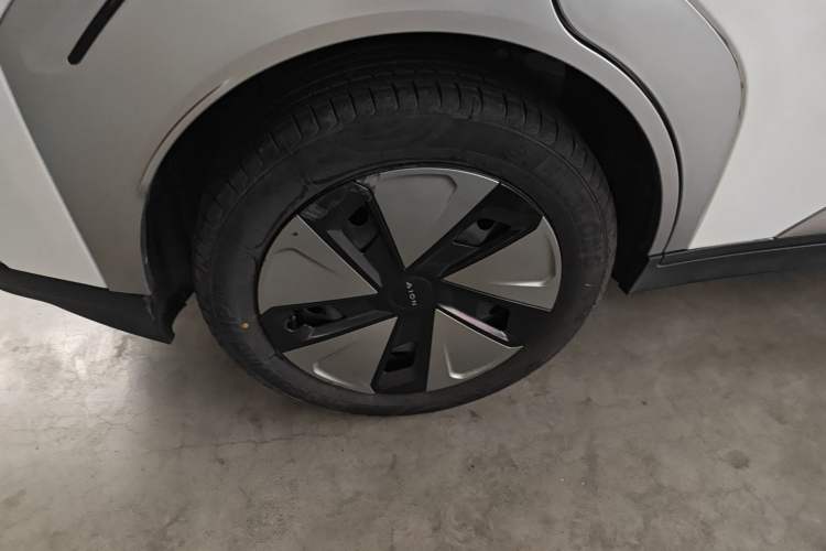 Used AION Y 2024 Younger