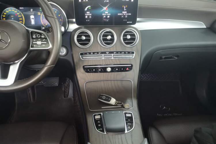 Used Mercedes-Benz GLC 2020 Facelift GLC 300 L 4MATIC Dynamic Edition Audio And AC Panel