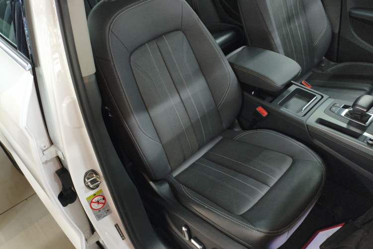 Used Audi Q5L 2023 40T Fashionable and Elegant Version
