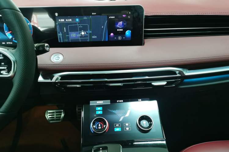 Used JETOUR X70 PRO 2023 1.6T DCT Enjoy MAX 5-seater
