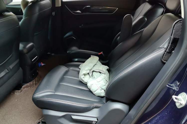 Used BYD Song MAX 2019 1.5T Automatic Smart Connect Ruiyi Model 6-Seater China V Standard Left Rear Seat