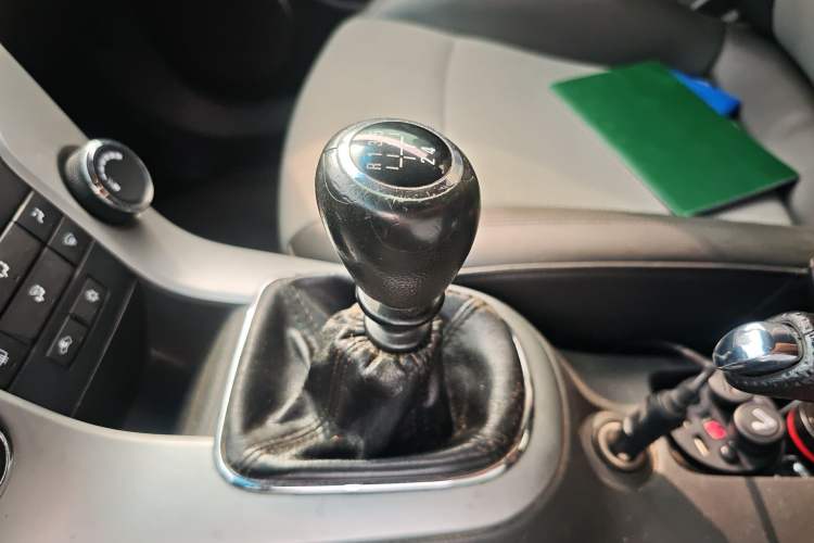 Used Chevrolet Cruze 2012 1.6L SE MT
