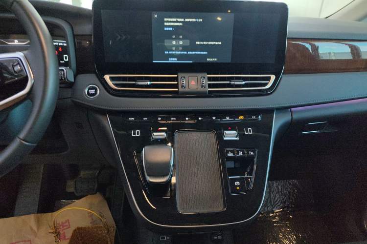 Used Hongqi HQ9 PHEV 2024 2.0T Four-Wheel Drive Luxury Edition