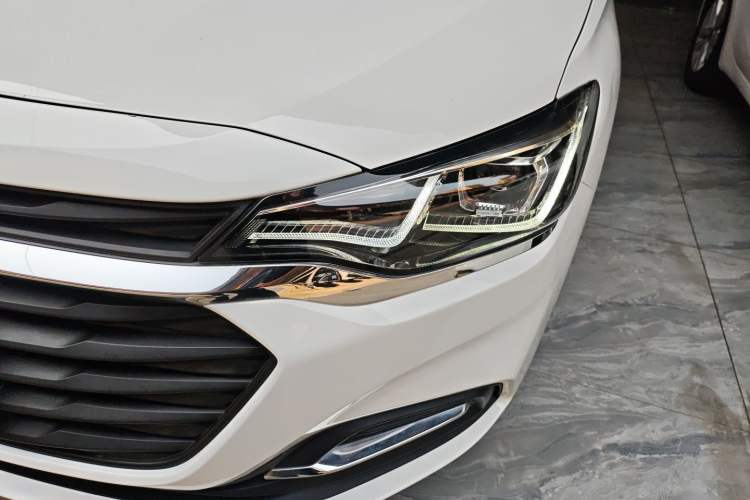 Used Chevrolet Monza 2022 320 Automatic Enjoyment Sunroof Version Left Front Headlight