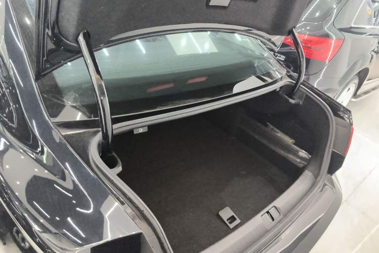 Used Volkswagen Magotan 2023 2 Million Units Commemorative Edition 330TSI DSG Luxury Version
