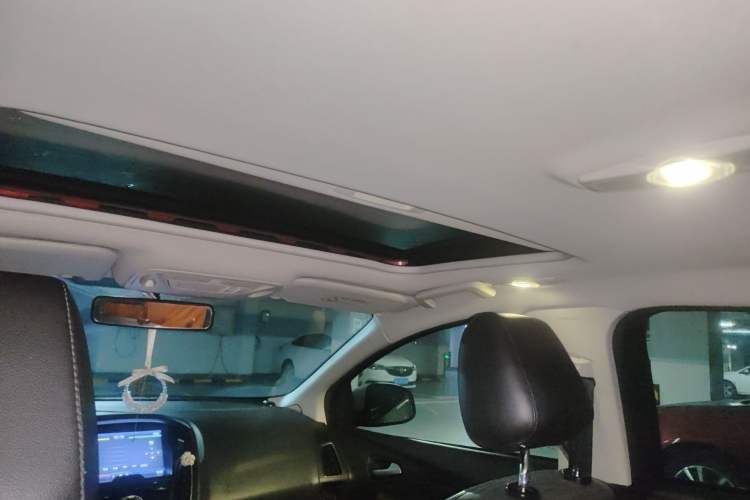 Used Ford Focus 2015 Sedan 1.6L Automatic Trend Model Headliner