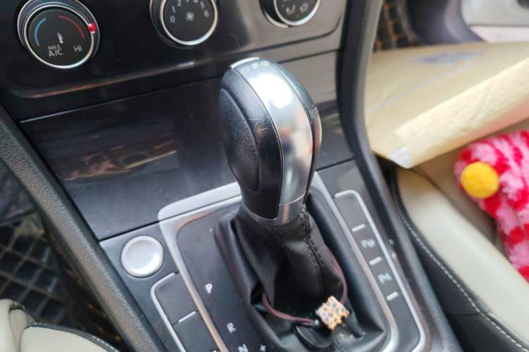 Used Volkswagen Golf 2017 230TSI Automatic Luxury Million-Vehicle Commemorative Edition