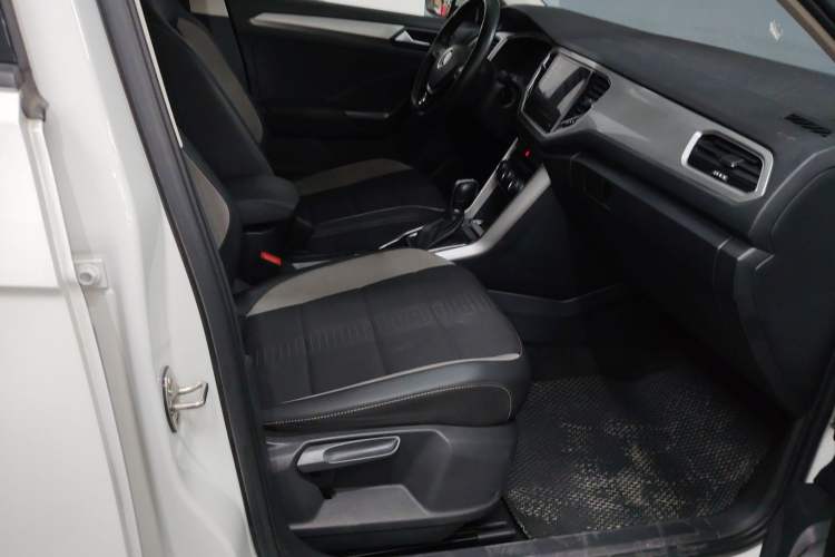 Used Volkswagen T-ROC 2022 280TSI DSG Two-Wheel Drive Elite PLUS Right Front Seat