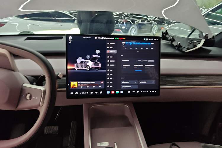 Used ONVO L60 2024 60 kWh Rear-Drive Version
