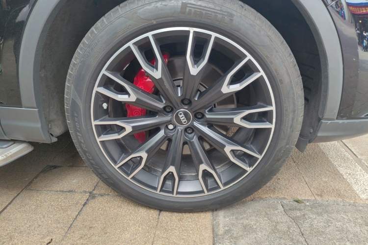 Used Audi Q7 2016 45 TFSI Technology Edition Right Front Wheel Hub