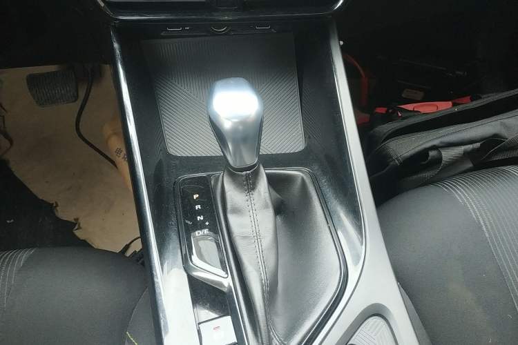 Used Roewe i5 2021 1.5L CVT Platinum Edition
