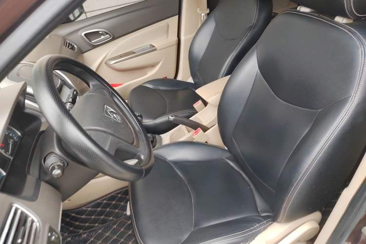 Used Baojun 610 2014 1.5L manual Comfort trim level