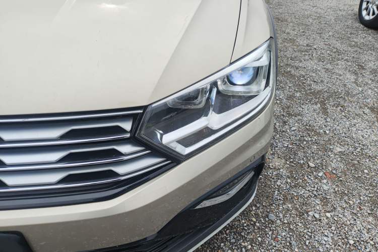 Used Volkswagen C-TREK 2018 230TSI DSG Luxury Version Left Front Headlight