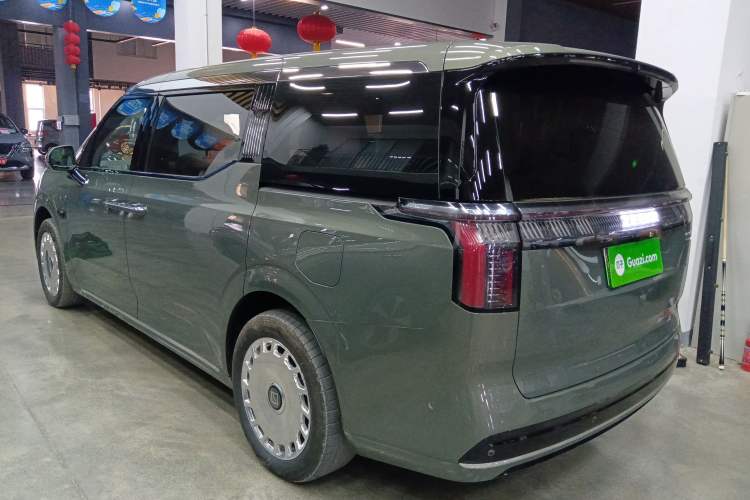 Used Zeekr 009 2024 7-Seater Walk-Through Version Four-Wheel Drive 108 kWh