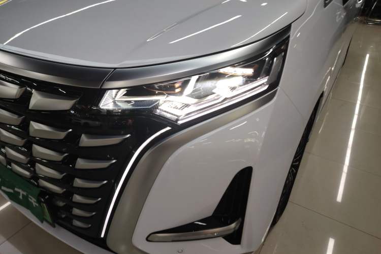 Used Denza D9 2022 DM-i 970 Four-Wheel Drive Flagship Model