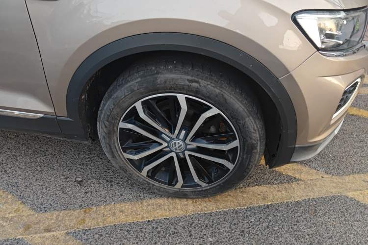 Used Volkswagen T-ROC 2018 280TSI DSG Two-Wheel-Drive Comfort Version China V Standard