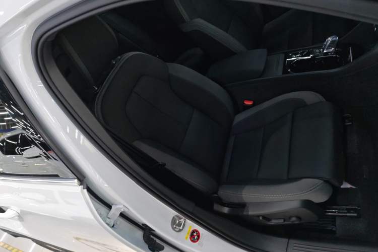 Used Volvo XC40 2024 B3 Zhiyuan Luxury Edition
