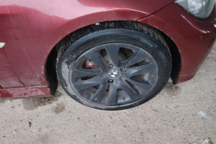 Used BMW 3 Series 2010 320i Luxury Model Right Front Wheel Hub
