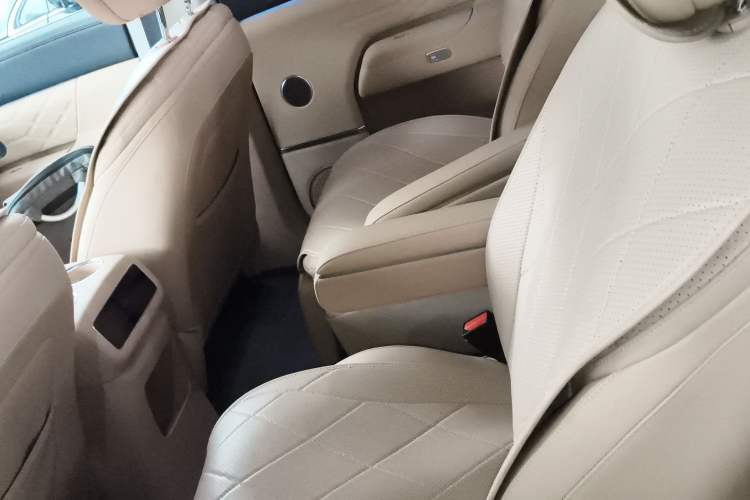 Used Chery Fengyun T11 2026 Model 220 Rear-Drive Boya Giant-Screen Luxury Edition Left Rear Seat