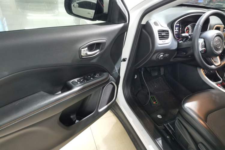 Used Jeep Compass 2020 220T Automatic Leading Edition