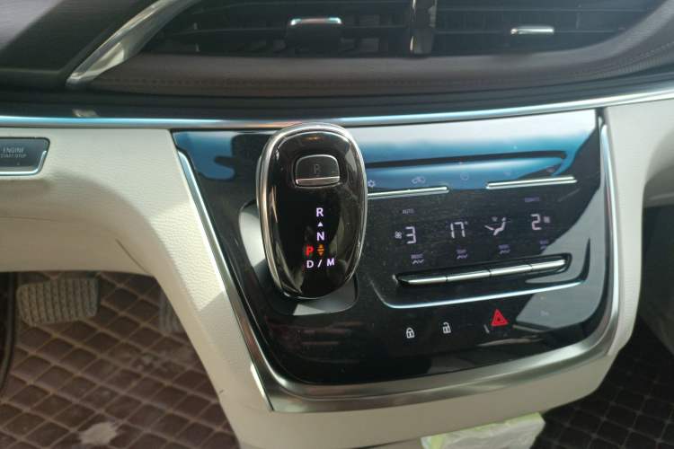 Used Buick GL8 2021 Land Cruiser Executive Class 652T Comfort Model