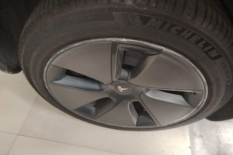 Used Tesla Model 3 2022 Rear-Wheel-Drive Version Right Rear Wheel Hub