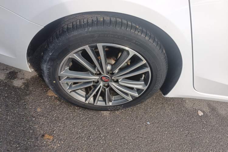 Used Roewe i6 2020 PLUS 1.6L CVT 4G Connected Glory Flagship Edition