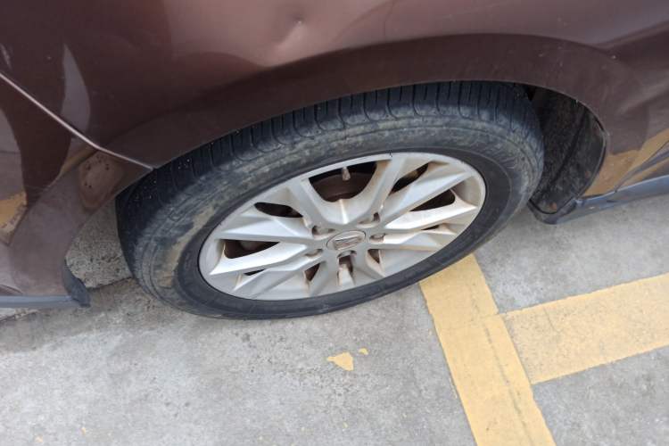 Used Baojun 730 2016 1.5T Manual Comfort Version 7 Seats Left Front Wheel Hub