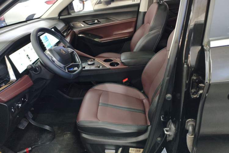 Used SOL X8 PLUS 2023 1.5 TGDI DCT Smart Edition 7-Seater
