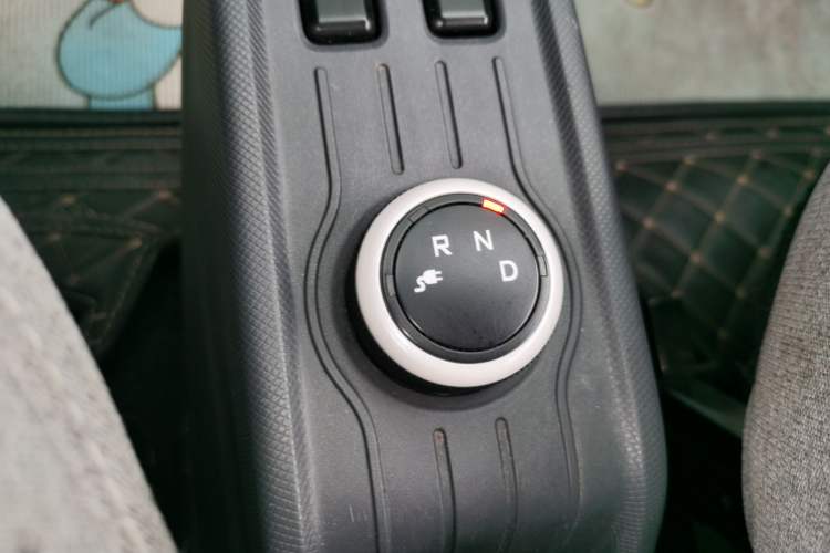 Used Wuling Hongguang MINIEV 2021 Macaron Premium Model – Lithium Iron Phosphate Gear Lever