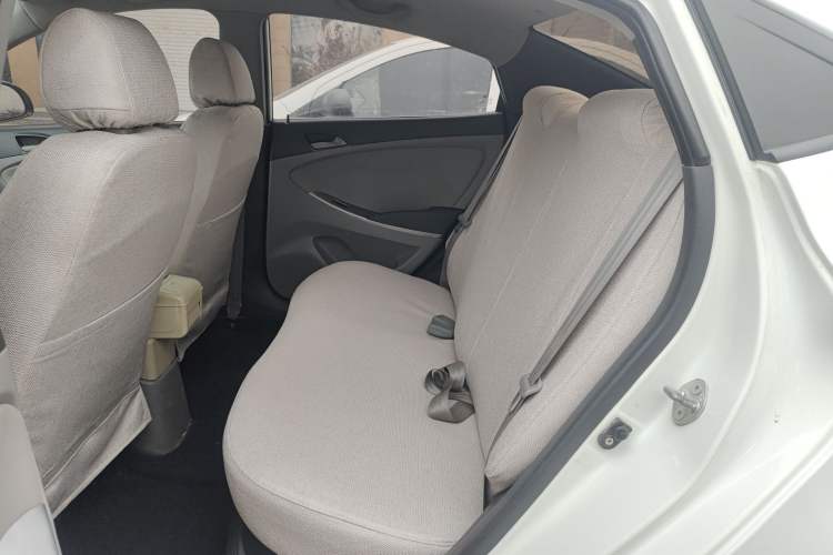 Used Hyundai Verna (older generation) 2014 1.4L Manual Smart GLS Trim