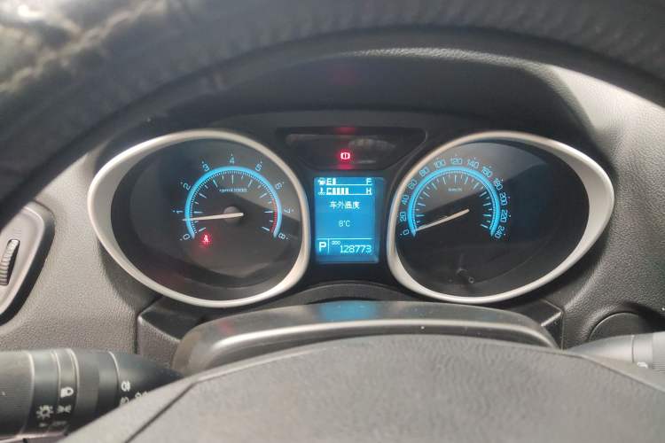 Used GAC Trumpchi GS5 2014 2.0L Automatic Two-Wheel Drive Deluxe Edition Instrument Cluster