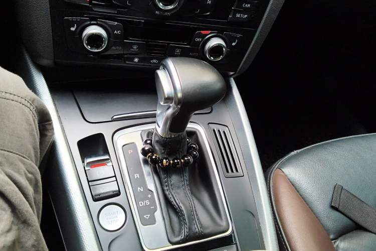 Used Audi Q5 2018 Collector's Edition 40 TFSI Technology Model
