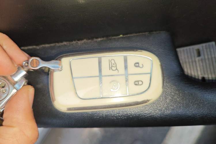 Used Jeep Commander 2018 2.0T Two-Wheel Drive Enjoy Edition China V