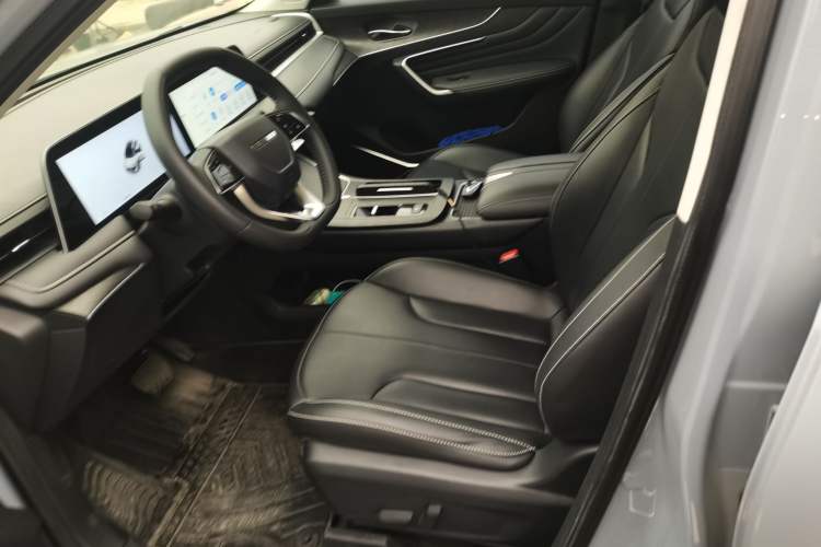 Used Venucia V DD-i 2023 60km iD Version Left Front Seat